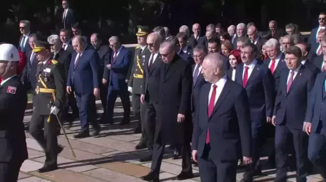 Cumhurbaşkanı Erdoğan, Anıtkabir'de! İşte Özel Defter'e yazdığı not