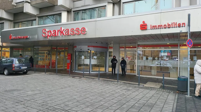 Almanya'daki 300 milyon euroluk banka soygunu soruşturmasında 11 milyon cep telefonuna ait veriler incelenecek