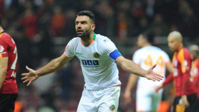 6 ay önce Alanyaspor'la sözleşme uzatan Tzavellas, 'Ailevi sebeplerim var' diyerek kulüpten ayrıldı