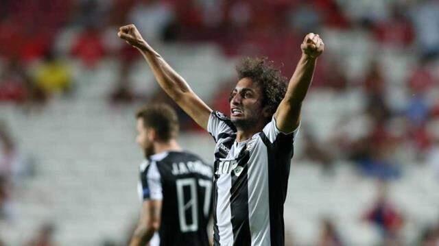 Galatasaray'a transfer olmasına izin verilmeyen Amr Warda, hocasıyla kavga etti
