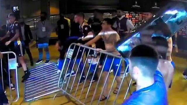 Libertadores savaş kupası! Hakemleri rehin alan Boca Juniors'ın oyuncuları, polisle çatıştı