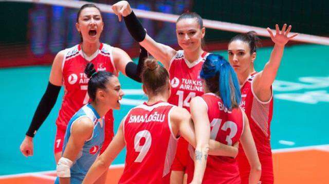 Tokyo Olimpiyatları'na giden Kadın Voleybol Takımımız'ı korona vurdu! Sporcularımız karantinada