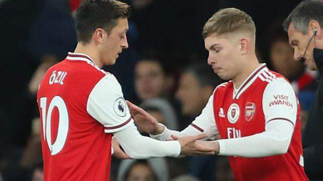 Mesut Özil'in 10 numaralı forması Emile Smith Rowe'a verildi
