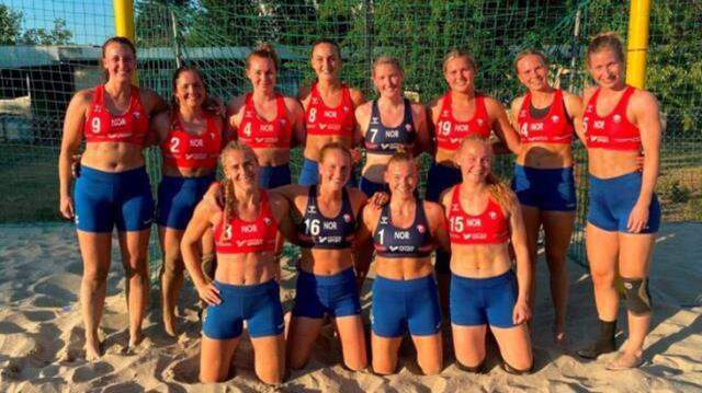 Norveç'ten sonra Fransa Plaj Hentbolu Kadın Milli Takımı da bikini giyme zorunluluğuna tepki gösterdi