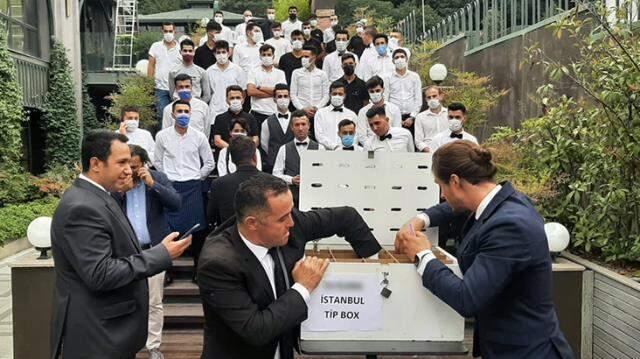 Beşiktaş'ta restoran çalışanları bir aylık bahşişlerini yangın bölgesine gönderdi