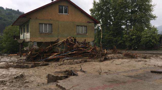 Son Dakika: Bartın'da sel felaketi! Köprü ve yollar çöktü, evi yıkılan 80 yaşlarında bir kadın aranıyor