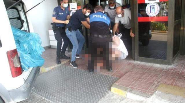 Yemek masasında tartıştığı annesini bıçaklayarak öldürdü