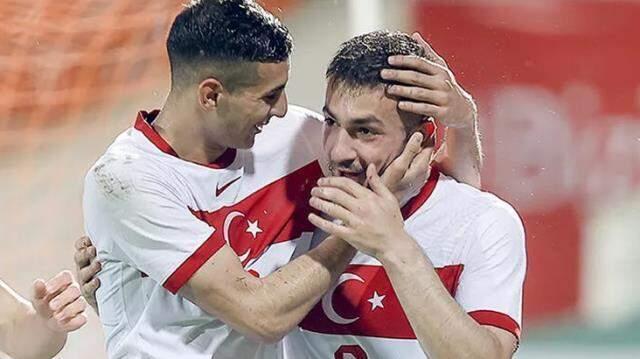 F.Bahçe'den G.Saray'a yılın çalımı! Halil Dervişoğlu'nun kulübü Brentford'la anlaşmaya varıldı