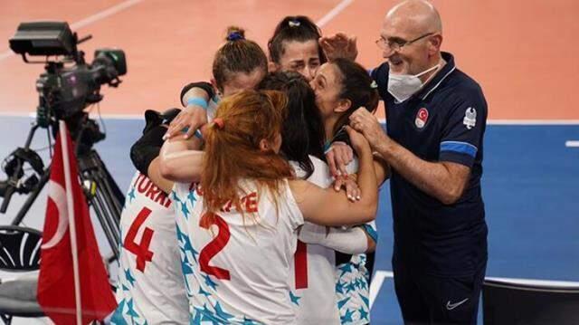 Son Dakika: Tokyo Paralimpik Oyunları kadınlar golbolde Türkiye, finalde ABD'yi 9-2 yenerek altın madalyanın sahibi oldu