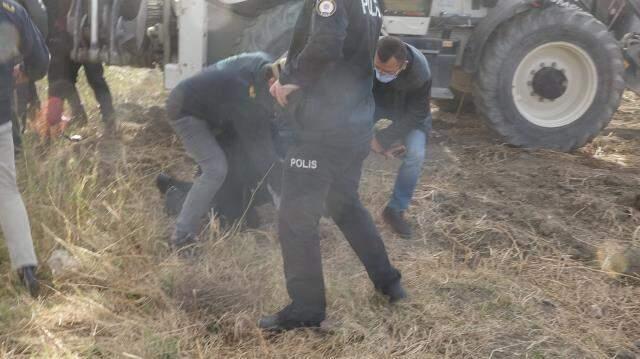 Çorum'da genelev yıkımında gerginlik! İş makinelerinin önüne yatıp engel olmaya çalıştılar