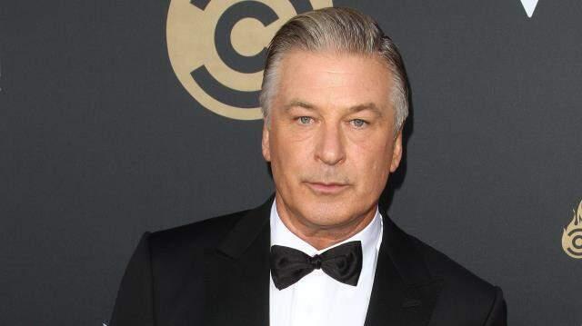 Yönetmenin ölümüne neden olan ünlü oyuncu Alec Baldwin gözyaşlarına boğulduğu anlar ortaya çıktı