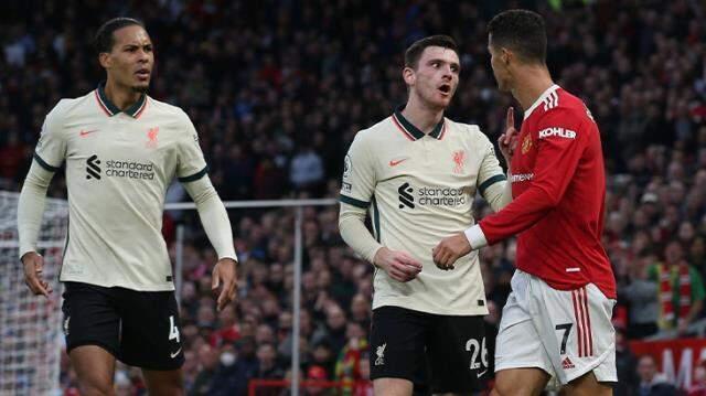 Ronaldo'dan skandal hareket! Tarihi Liverpool maçında yere düşen genç futbolcuyu acımasızca tekmeledi