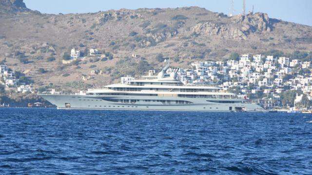 Milyarder iş insanı Jeff Bezos'un lüks yatı Yalıkavak'a demir attı