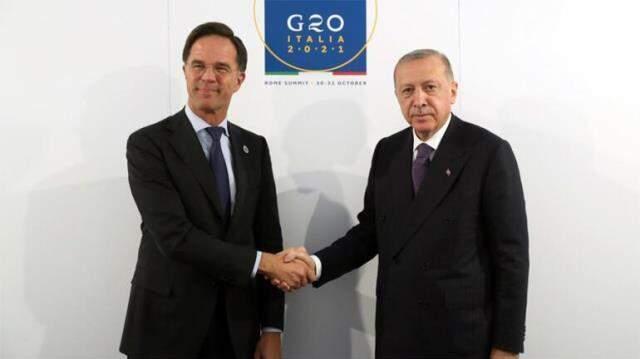 G20 Liderler Zirvesi'nde aile fotoğrafı çekimine Cumhurbaşkanı Erdoğan'a gösterilen ilgi damga vurdu