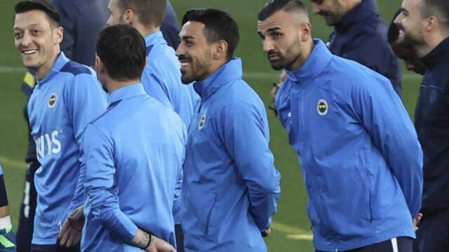 Mesut Özil'den dikkat çeken sözler! Arkadaşlarını uyardı