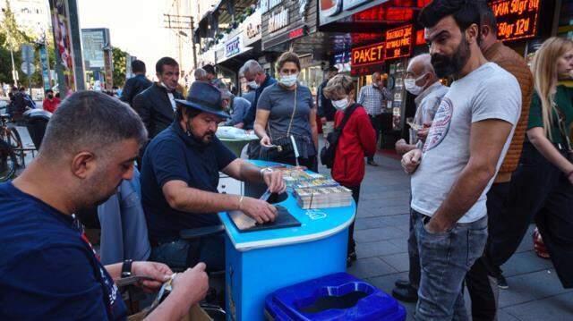 Aldığı 5 biletin sonuncusunda 500 bin liralık büyük ikramiyeyi kazandı