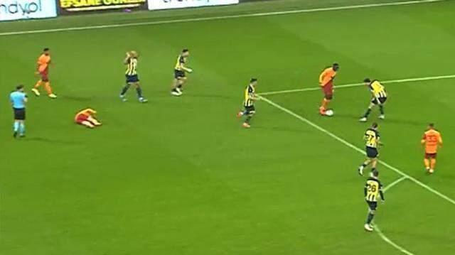 Dev derbi sonrası Galatasaray kazan kaldırmıştı! İşte Fatih Terim'i çileden çıkaran 3 pozisyon