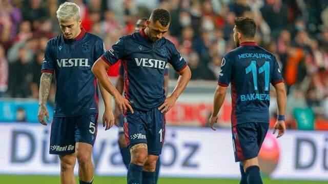 Trabzonspor'un rüyası son buldu! Antalyaspor taraftarı önünde liderin apoletini söktü