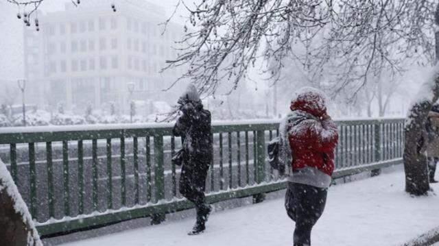 Meteoroloji 15 Aralık tarihli raporunu paylaştı! İstanbul ve birçok ilde sıcaklık 6 dereceye kadar düşecek, kar geliyor
