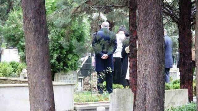 Annesinin ameliyat öncesi itirafı ortalığı karıştırdı! Babalık davası nedeniyle ünlü tekstilcinin mezarı açıldı