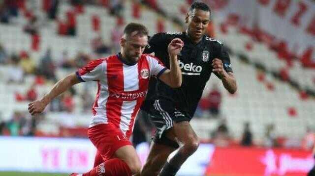 Tam 12 isim koronaya yakalandı! Futbolda gözler TFF'ye çevrildi