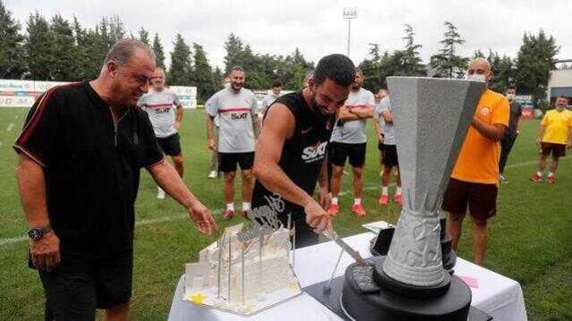 Florya'da şiddetli deprem! Galatasaray'da 7 ismin görevine son verildi
