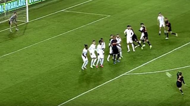 Ne yaptın sen Kerem! Galatasaraylı yıldızın akıllara durgunluk veren golü Türkiye'nin dilinde