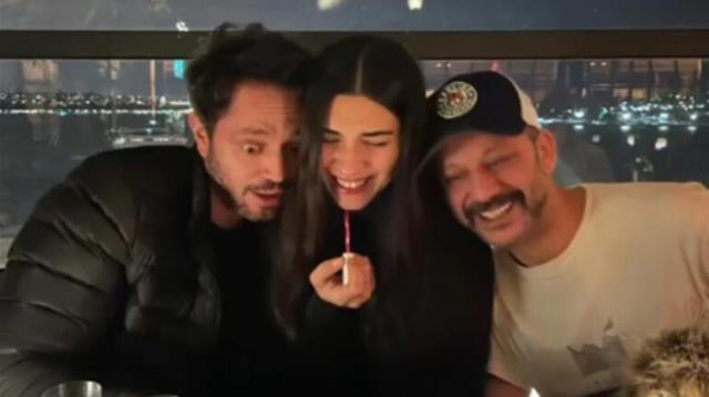 Tuba Büyüküstün ile Murat Boz'un eğlenceli karesi kafa karıştırdı