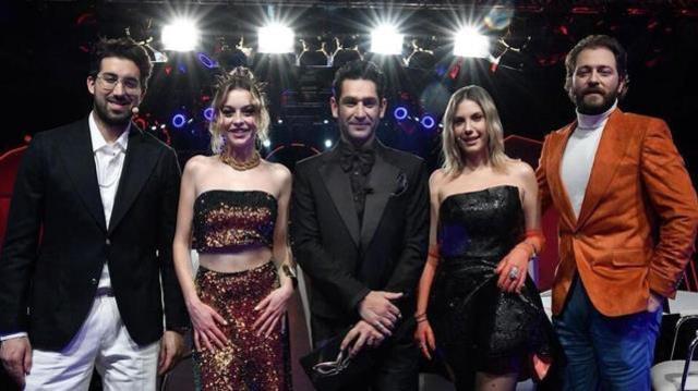 Yapımcı Fatih Aksoy, eleştirilerin hedefinde olan Maske Kimsin Sen'in final yapacağını duyurdu