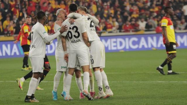 İzmir derbisi nefes kesti! Altay haftalar süren galibiyet hasretini Göztepe karşısında dindirdi