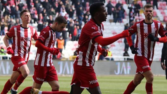 Sivasspor'dan geri dönüş! Yeni Malatyaspor'un galibiyet hasreti 14 maça çıktı