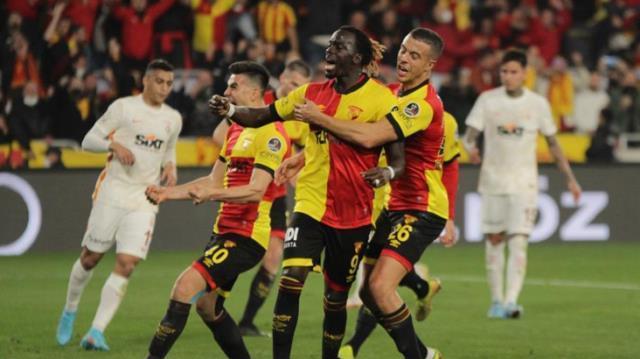 Aslan komadan uyandı! Galatasaray, Göztepe'yi deplasmanda 3-2 mağlup etti