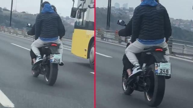 Motosiklet sürücüsü, köprü ücretini ödememek için cerrahi maskeyi plakasına taktı