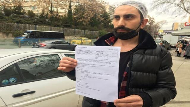 Müşterinin çocuğu istifra edince taksicinin gözü döndü