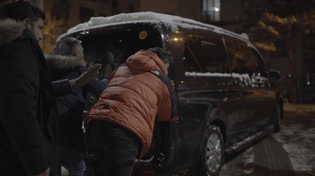 Ekin Uzunlar konserinde ilginç olay! Mustafa Ceceli karda mahsur kalınca düet iptal oldu