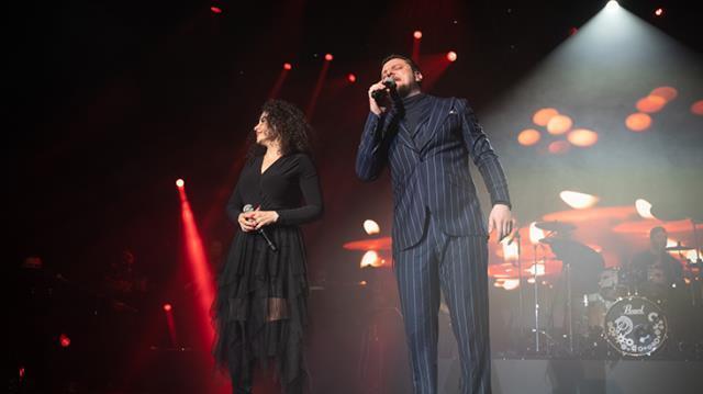 Ekin Uzunlar konserinde ilginç olay! Mustafa Ceceli karda mahsur kalınca düet iptal oldu