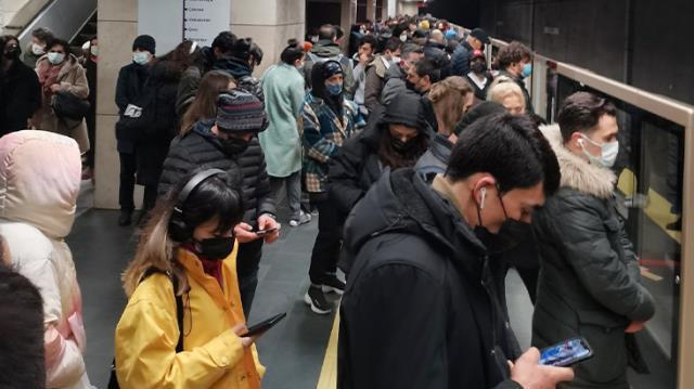 İstanbul'da arıza nedeniyle Üsküdar-Çekmeköy metro seferleri aksadı