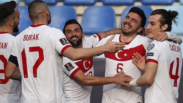 Alacakları ücretler bile belli! Burak Yılmaz ve Ozan Tufan, artık Beşiktaş'ın oyuncusu