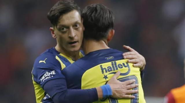 Arsene Wenger'den şaka gibi Mesut tavsiyesi! Fenerbahçeli taraftarları çıldırttı