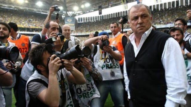 Fatih Terim'e vefasızlık! Galatasaray'ın derbi paylaşımı taraftarı çok kızdırdı