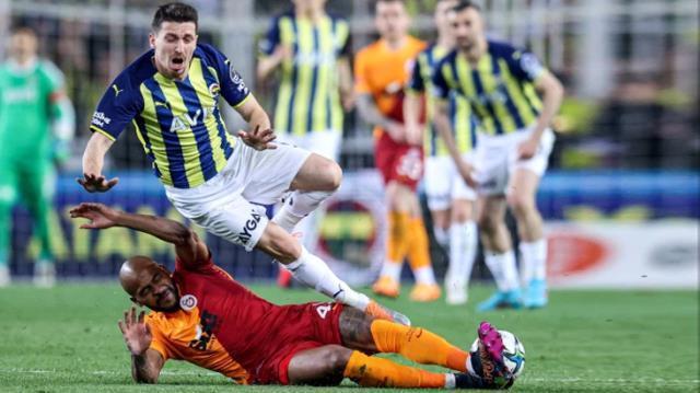 Dünya, Mert Hakan Yandaş'la dalga geçiyor! Derbideki hareketiyle çocuğa benzetildi