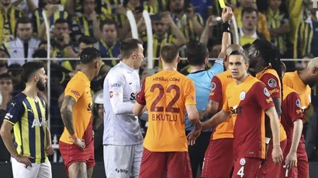 Derbi sonrası takım içinde deprem! Galatasaray'da tüm oyuncular, faturayı bir futbolcuya kesti