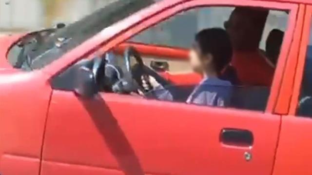 MALTEPE'DE TRAFİKTE ÇOCUK SÜRÜCÜ