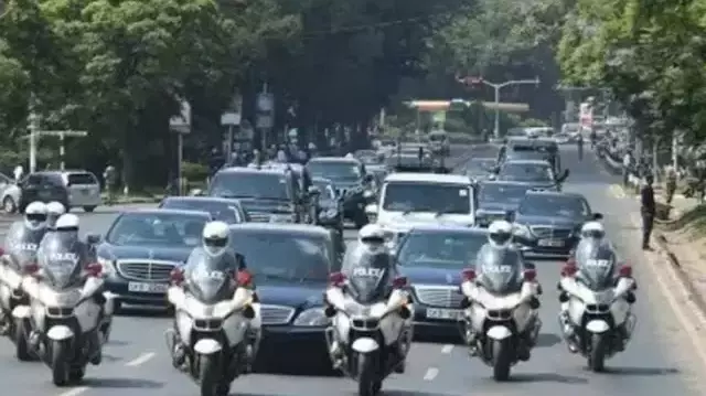 Sen misin Kenya Devlet Başkanı'nın aracını çalan!