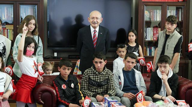 Kılıçdaroğlu, 'Neden Elektriğiniz Kesildi' Diye Soran Çocuğa Yanıt Verdi:
