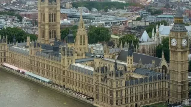 Milletvekilinin cinsel içerikli video izlediği iddiası İngiliz Parlamentosu'nu karıştırdı!