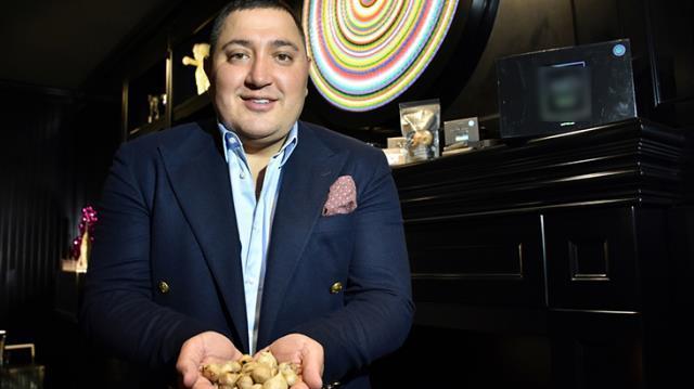 25 liralık Taşköprü sarımsağını siyaha dönüştürüp 2 bin euroya satıyor