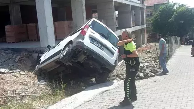 Zongultak'ta direksiyon başında kalp krizi geçiren sürücü inşaat halindeki binaya girdi