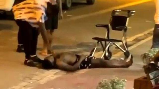 Esenyurt'ta hastane önünde skandal görüntü! Baygın şekilde kapıda yatan yabancı uyruklu hastayı içeri almadılar