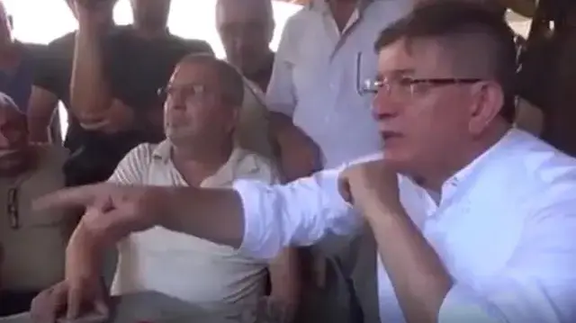 Esnaf ziyaretine çıkan Davutoğlu ne dediyse vatandaşı ikna edemedi! Sonunda kendisi de pes etti